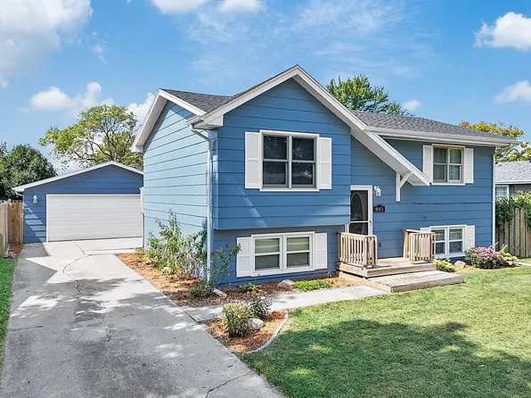 841 E 16th St N, Newton, IA 50208