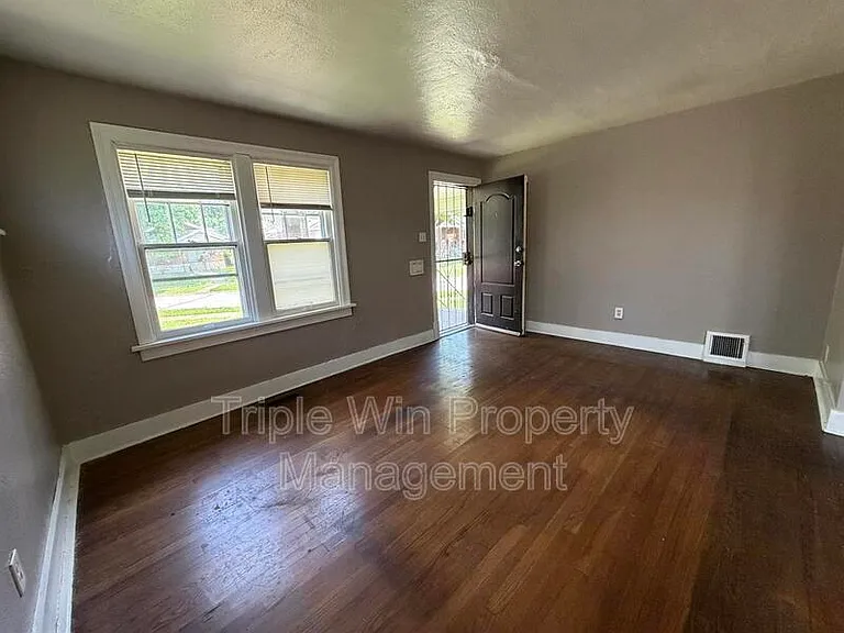 8530 Lowell St — Photo 5