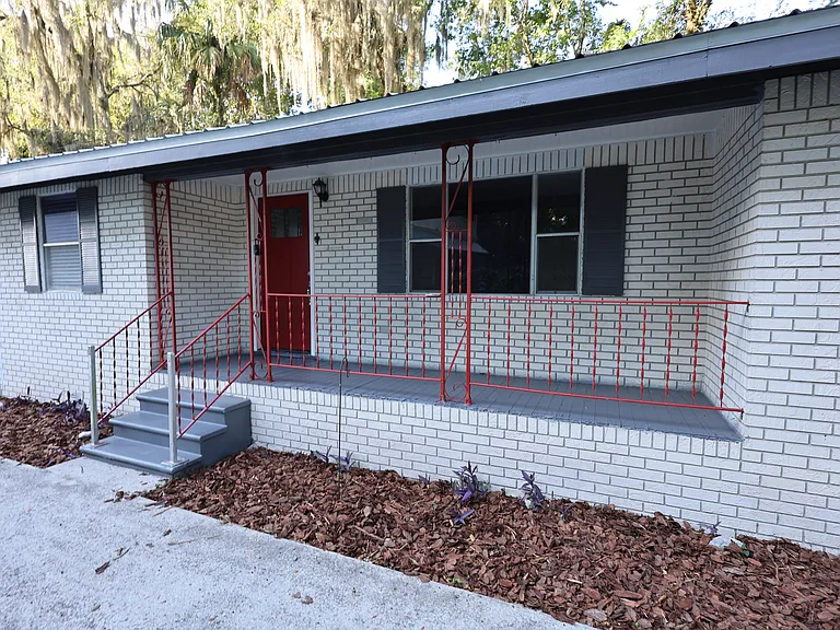 617 Crill Ave — Photo 2