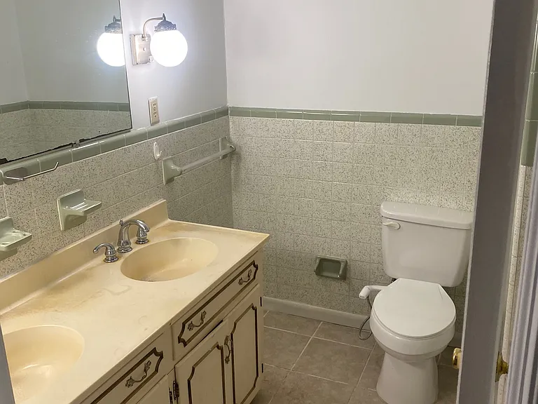 805 Gardner St — Photo 9