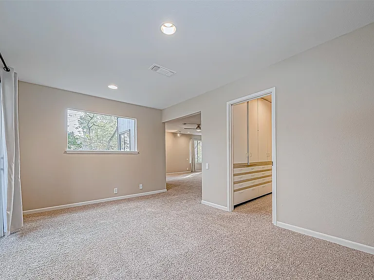 316 Litchfield Ln — Photo 28