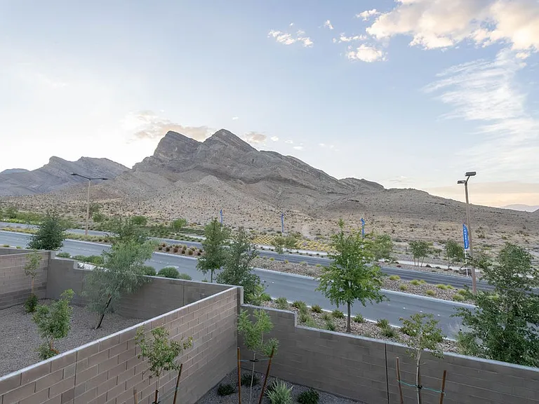 11620 Desert Hollow Ave — Photo 43