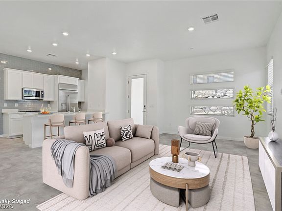 4th image of 933 Mayfield Manor Ln