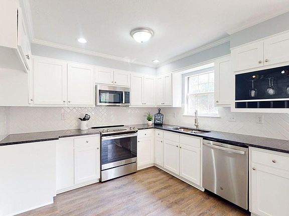 3rd image of 4590 Ashbrook Ct