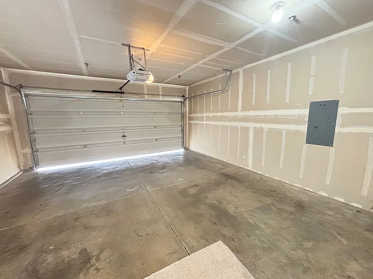 1653 Burnside Pl #B — Photo 19