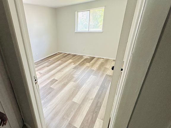 4th image of 2910 Prospect St