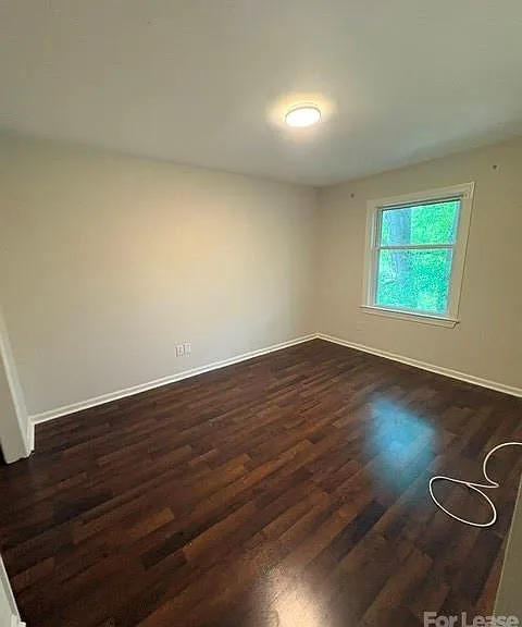 430 Queens Rd — Photo 20