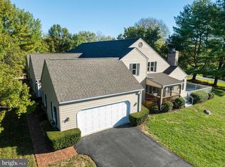 200 Meadow Ridge Dr, Shepherdstown, WV 25443
