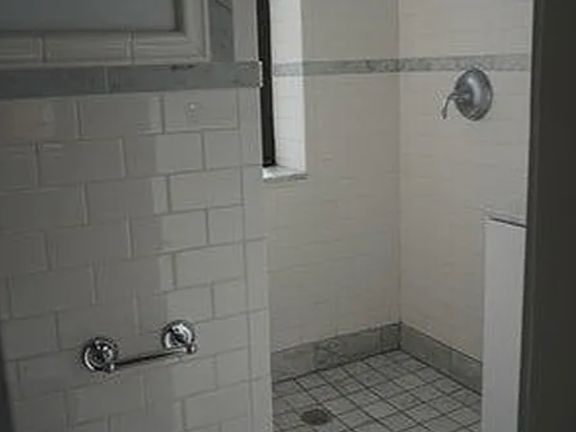 5th image of 549 Hudson St #5C