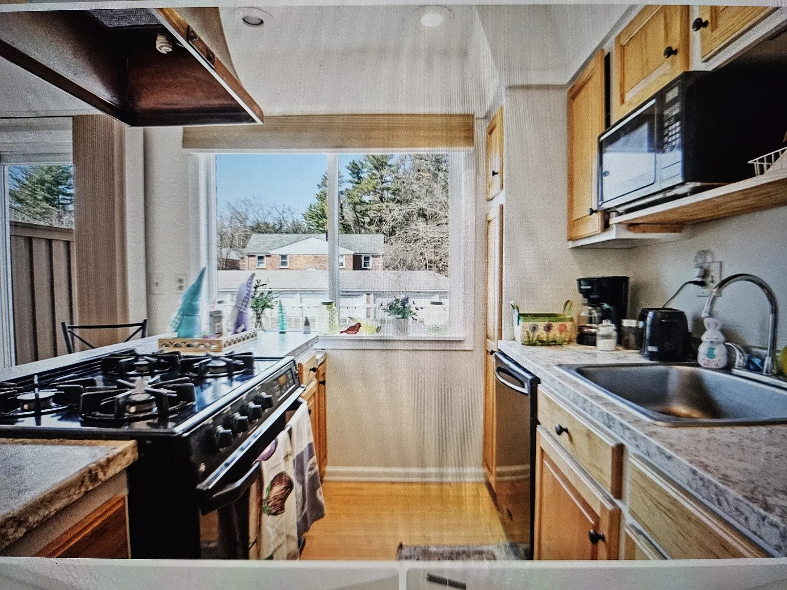 2 bed, 882 sqft, $2,300 — Photo 2