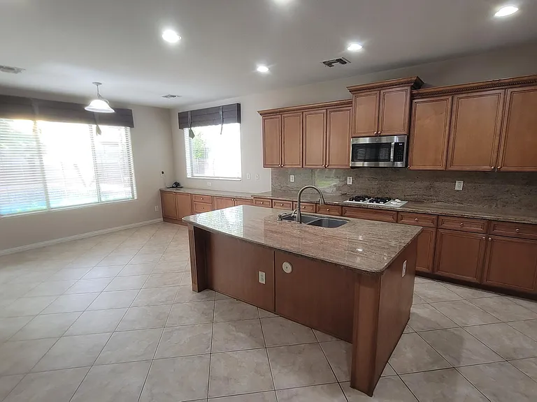 7318 N Kirsten Ave — Photo 13
