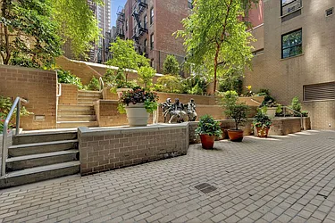 Rented by Cooper & Cooper Real Estate