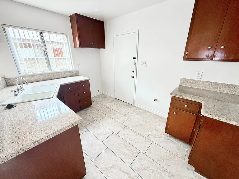 800 Arcadia Ave — Photo 20