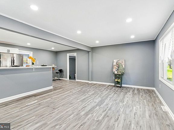 2nd image of 47955 Mary Lynn Dr