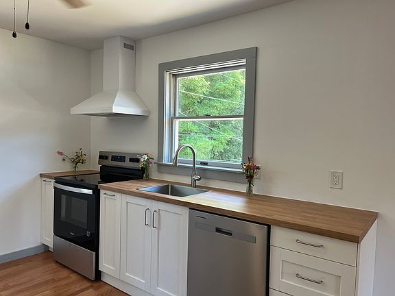 2nd image of 191 Iron St