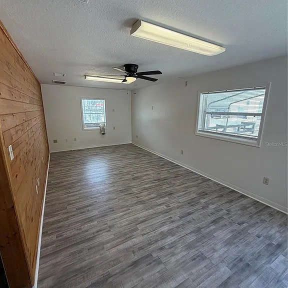 306 N Iona Ave — Photo 4