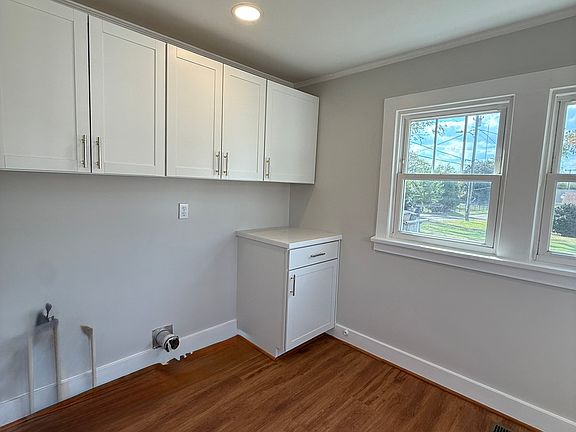 Ample storage throughout the kitchen and laundry room. A Washer and Dryer can be provided if needed.