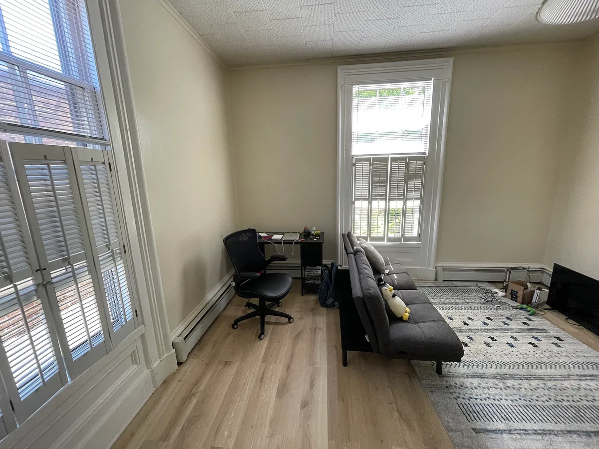Building Photo - 482 Orange St #1R