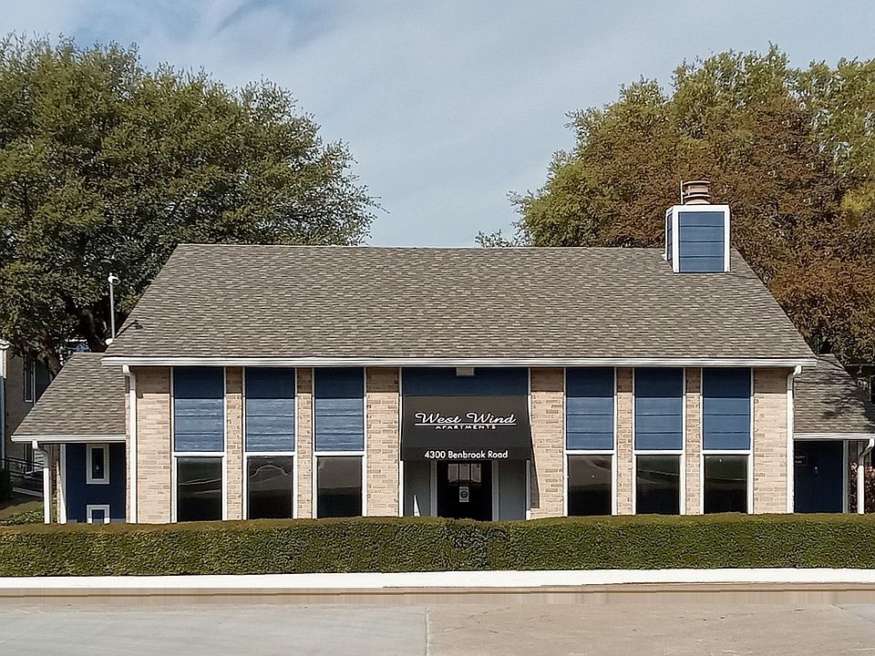 Leasing Office