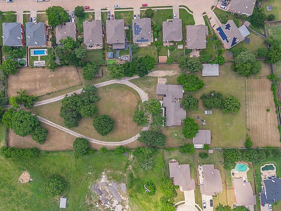 2nd image of 2313 Hickory Creek Rd