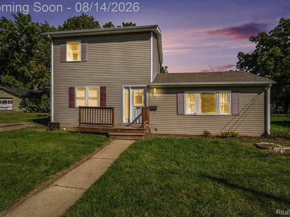 415 E Oliver St, Corunna, MI 48817