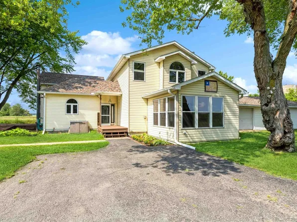 7470 Ellis Rd, Erie, IL 61250