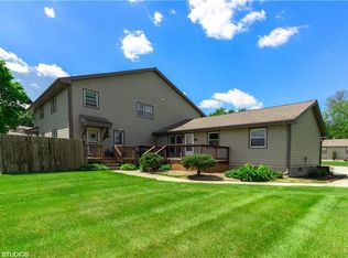 2313 Heatherwood Dr #13, West Des Moines, IA 50265