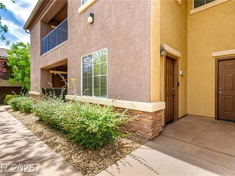 6868 Sky Pointe Dr #1122 — Photo 1