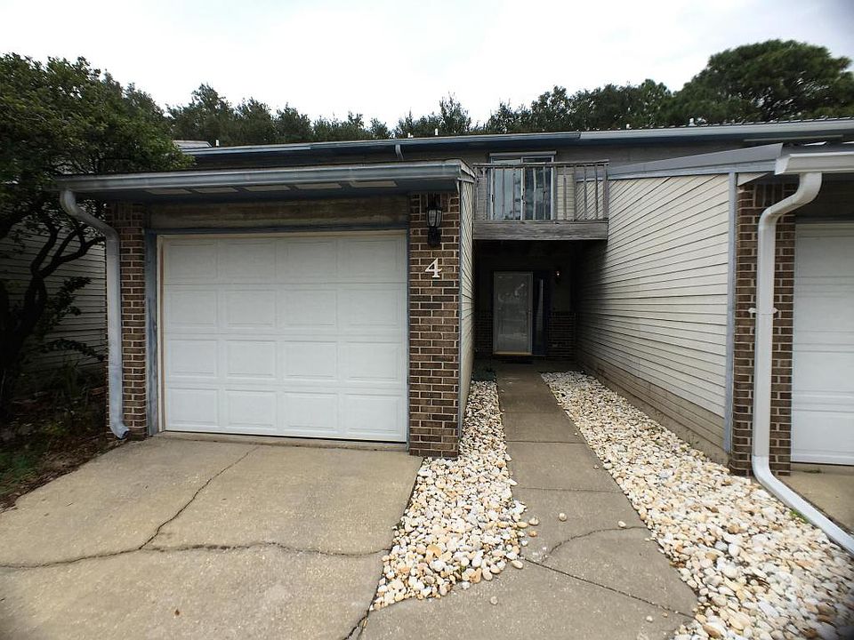 1st image of 4 Gardner Dr #4