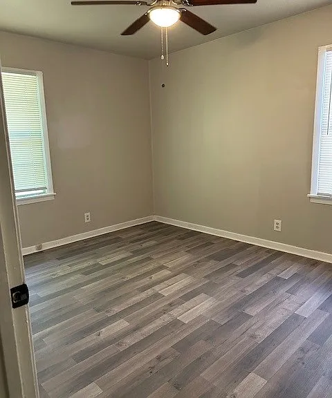 1109 Redbud St — Photo 9
