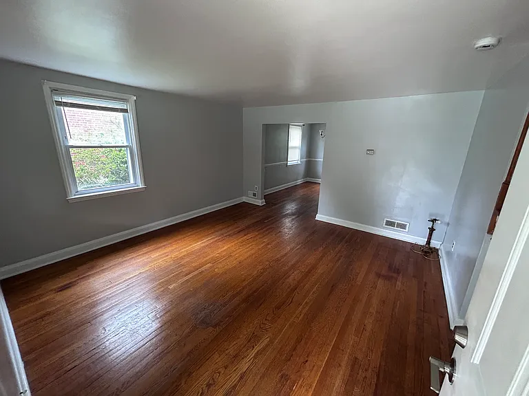 8675 Oak Rd — Photo 2