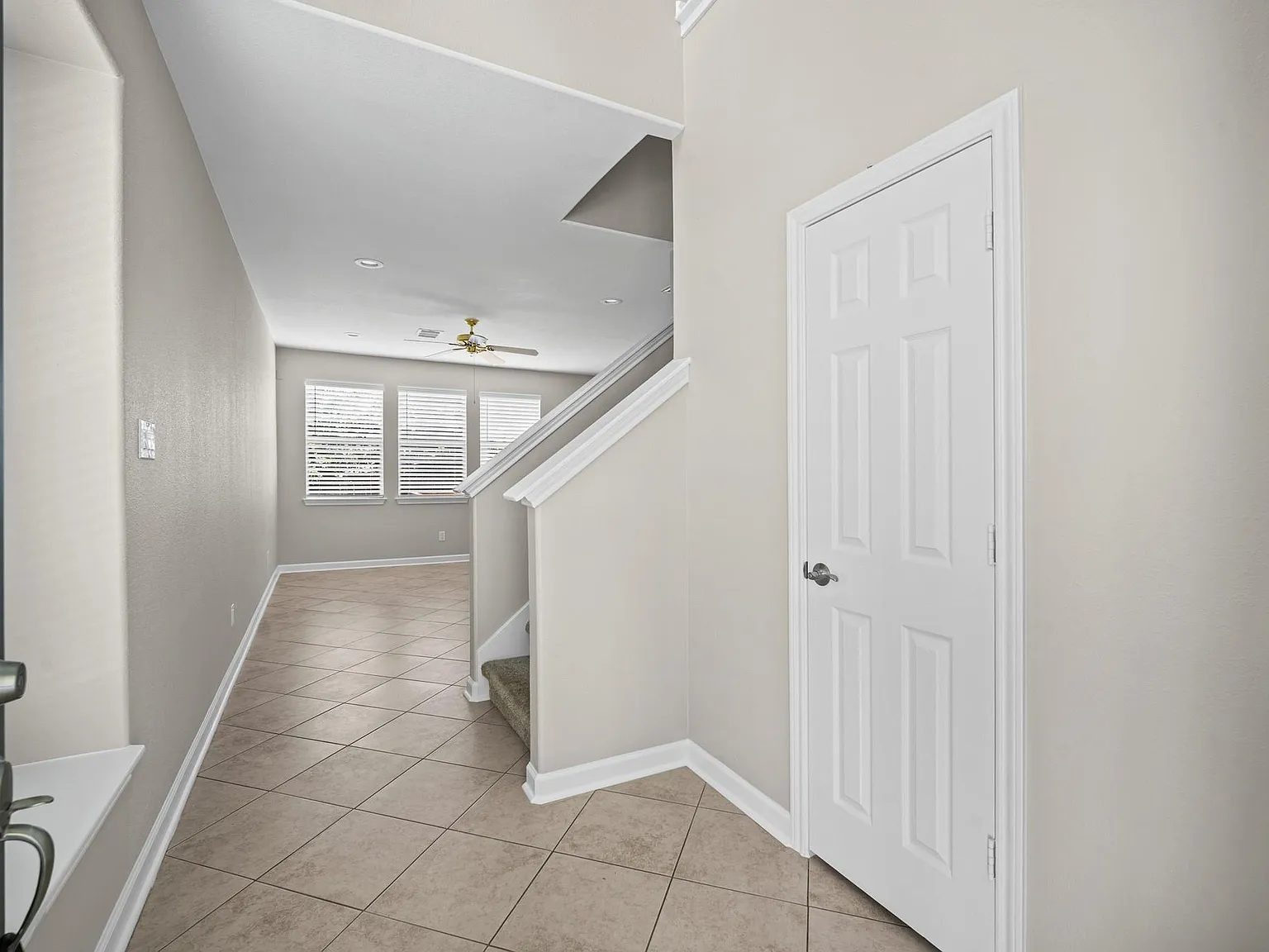 3 bed, 2.5 bath, 1651 sqft, $2,200 — Photo 4