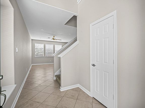 4th image of 11 Scenic Brook Ct