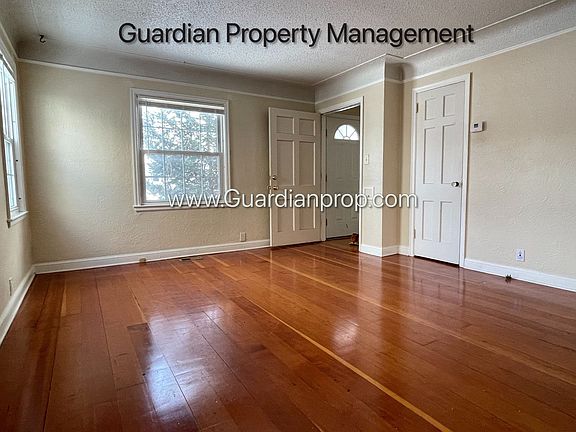 2nd image of 4618-4620 Cedar Ave S #4618
