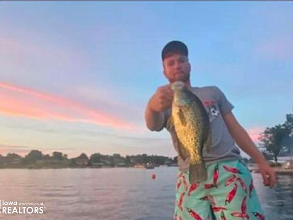 4th image of 1116 Frontier Rd