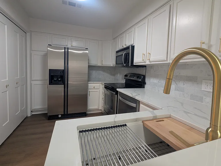 Looking towards Kitchen & Laundry/ Pantry storage