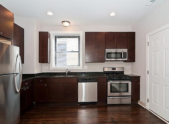 4th image of 7732 N Marshfield Ave