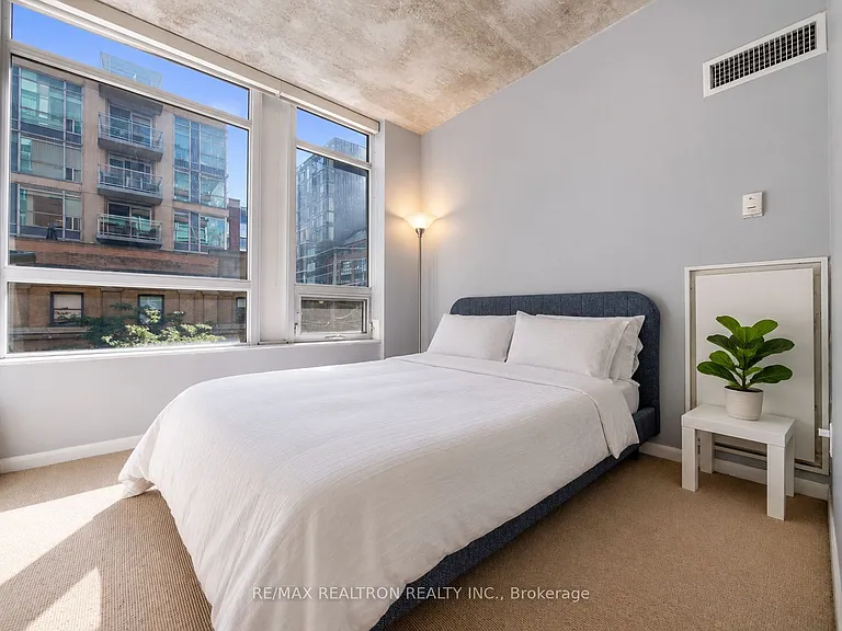 218 King St E #320 — Photo 19