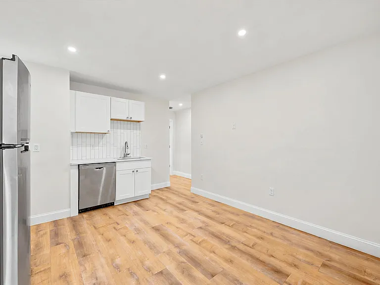 6419 Race St #A — Photo 13