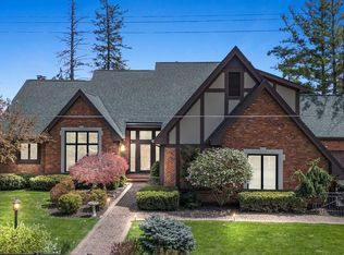 13453 Lake Shore Dr, Fenton, MI 48430