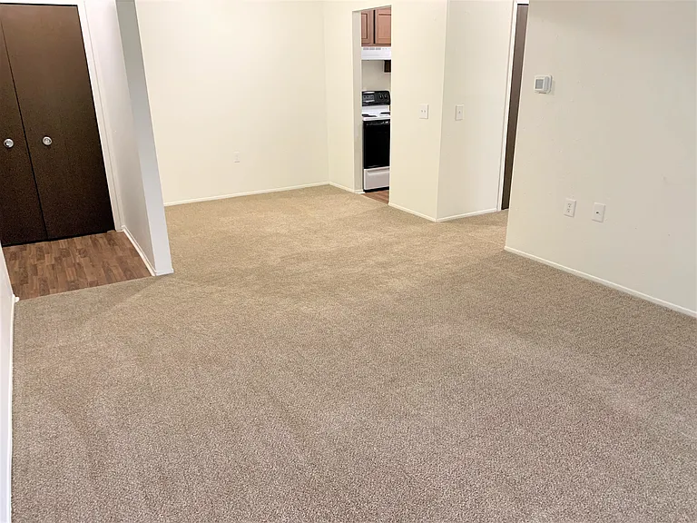 Windsor Place Apartments — Photo 112