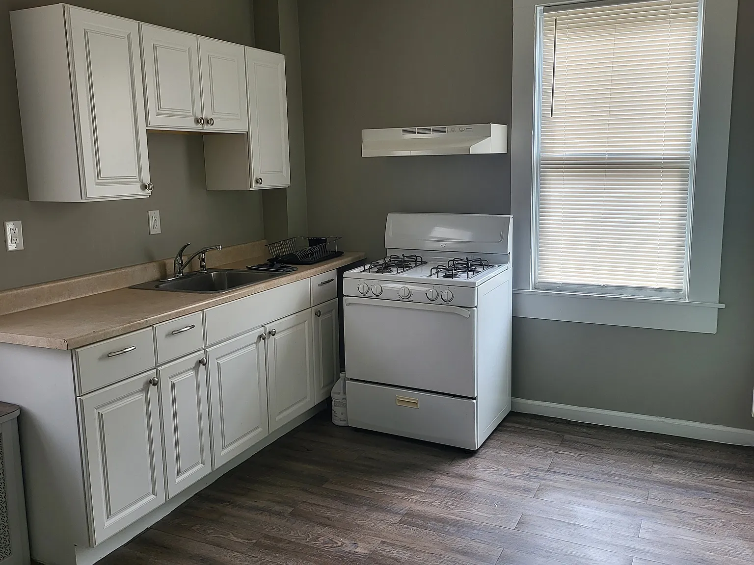 2 bed, 900 sqft, $2,075 — Photo 1