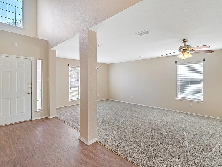 1029 Magnolia Ln — Photo 3