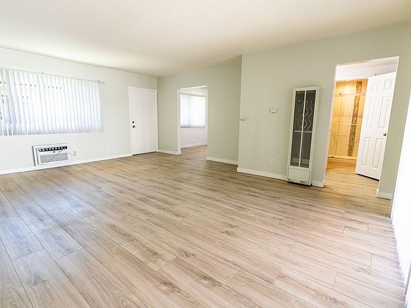 3rd image of 18404 Vincennes St #3355106c7