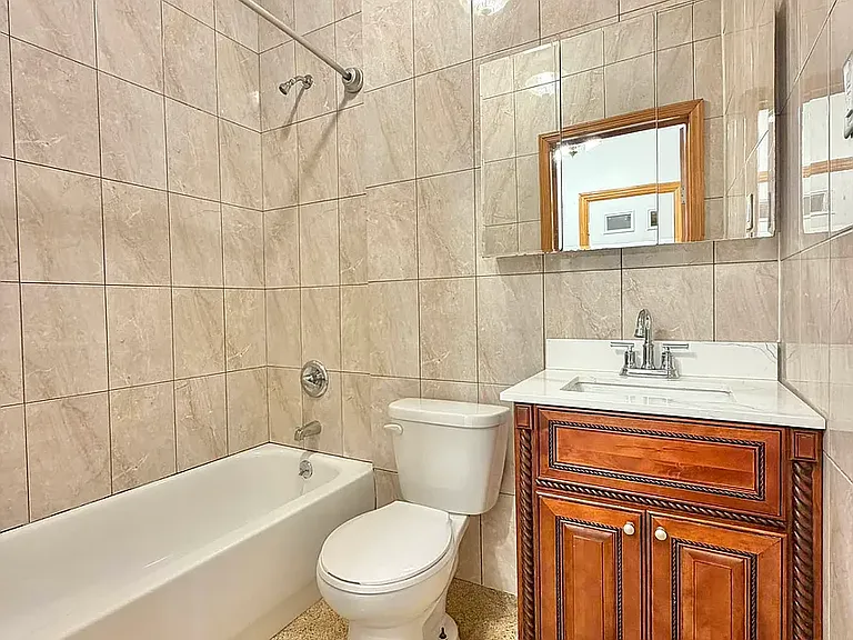 134 Dupont St #U — Photo 3