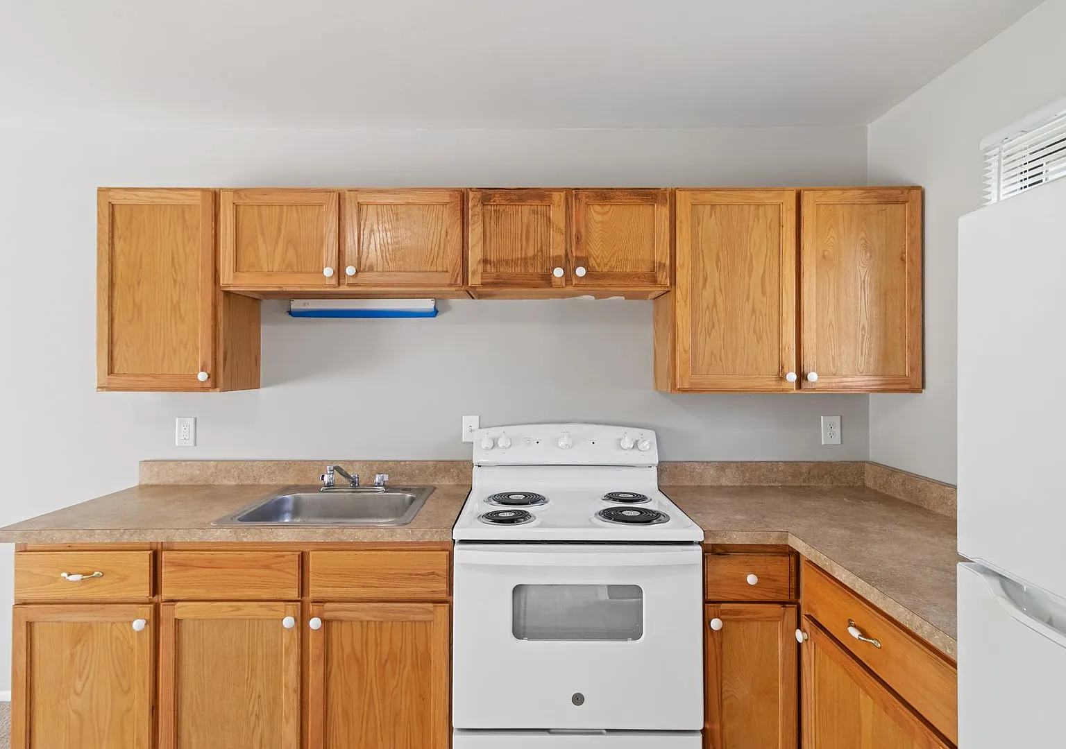 Airport Apartments (DCP Venture 3 LLC) — Photo 2