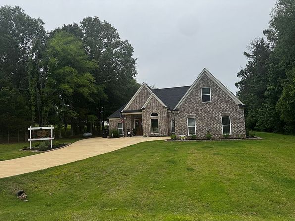 104 White Oak Cv