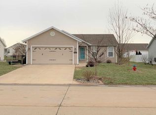 1110 Pinewood Ln, Waterloo, IL 62298