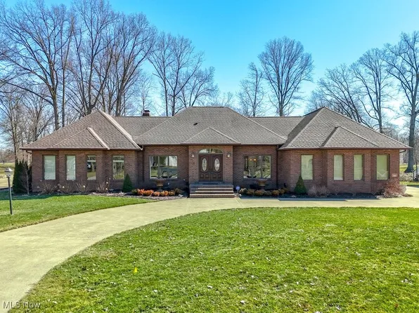 534 Avalon Dr SE, Warren, OH 44484