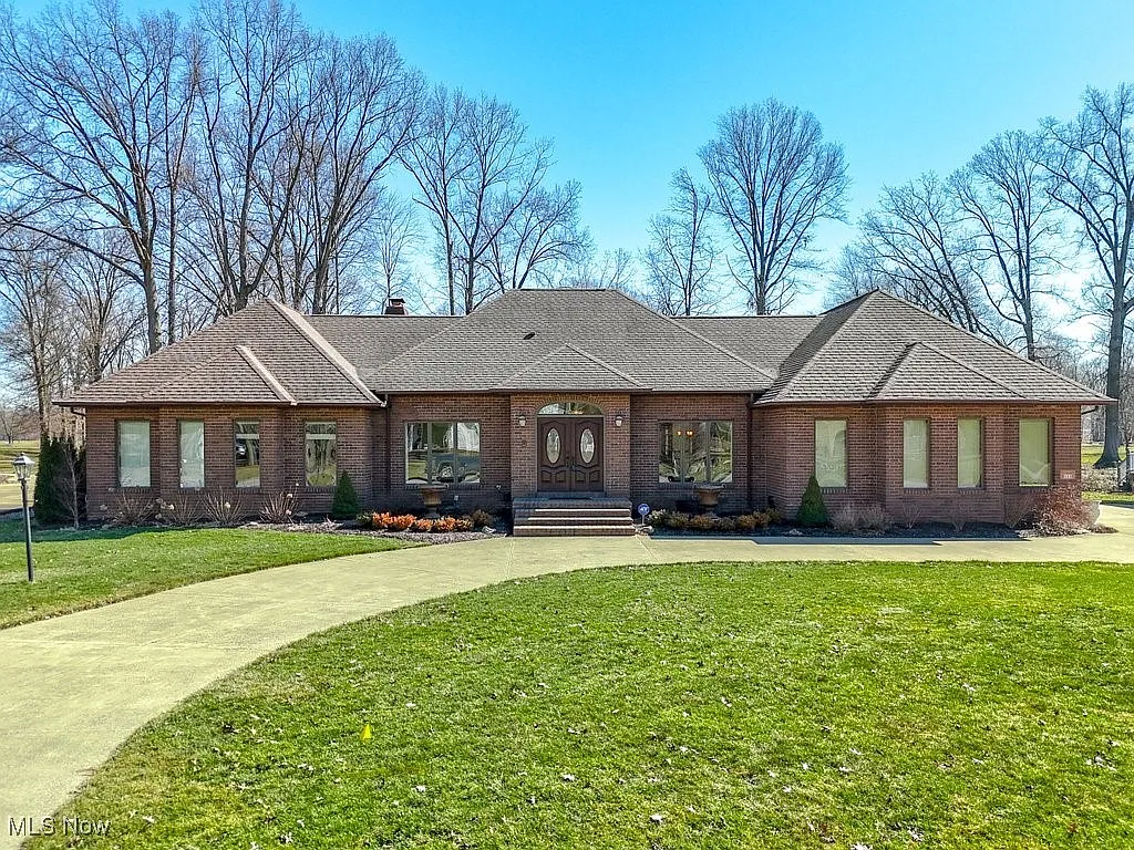 534 Avalon Dr SE photo 1